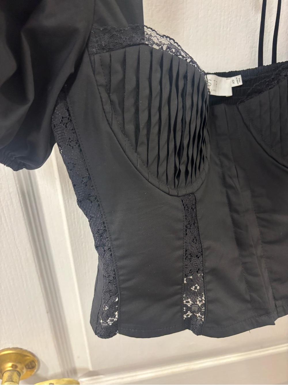 ASTR The Label Lace-Trim Corset Puff Sleeve Pintuck Open Back Black Crop Top XS - Picture 6 of 11